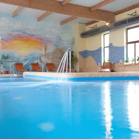 Holiday park Jantar-spa Kompleks Wypoczynkowo-rehabilitacyjny