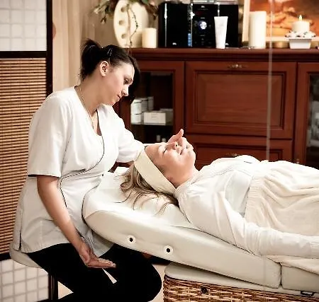 Holiday park Jantar-spa Kompleks Wypoczynkowo-rehabilitacyjny *